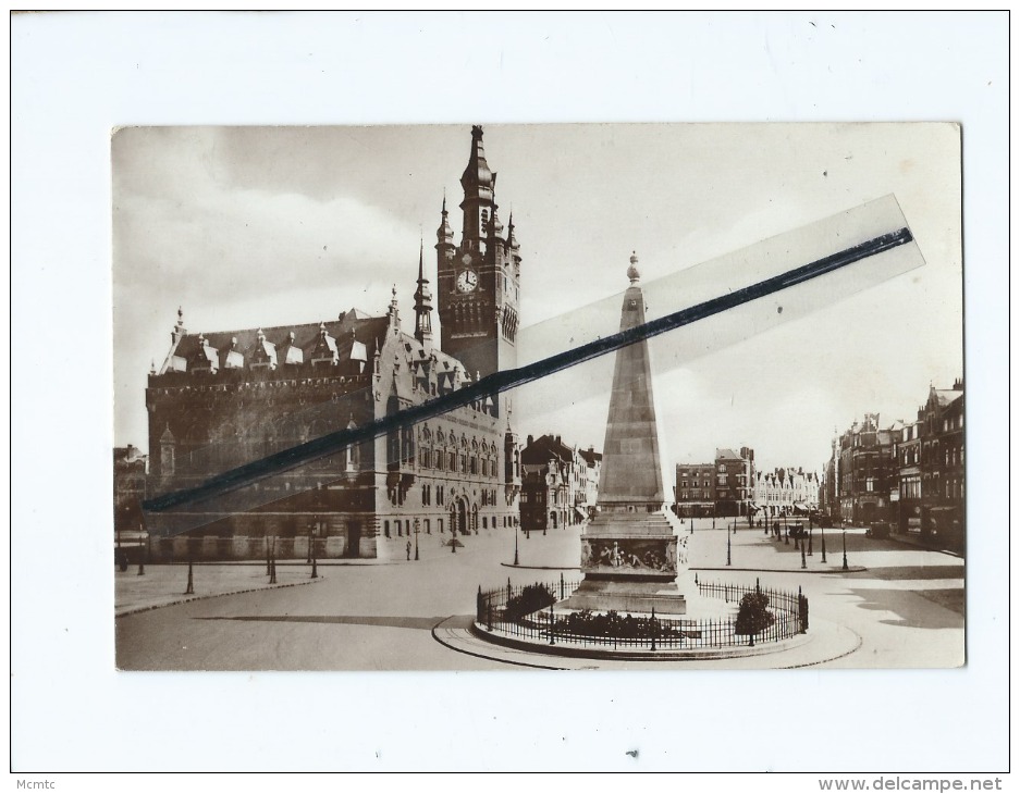 Carte  - Armentières - L'Hôtel De Ville Et Le Monument Aux Morts - Armentieres