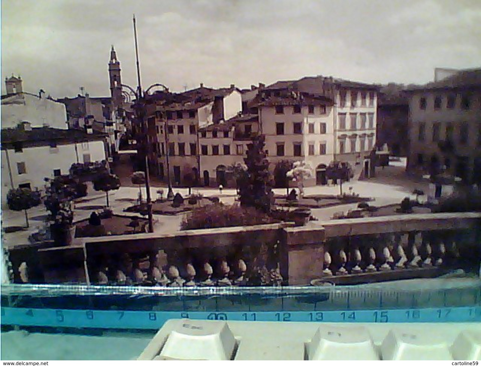 MONTEVARCHI PIAZZA   VITTORIO VENETO  V1941 FR6641 - Arezzo