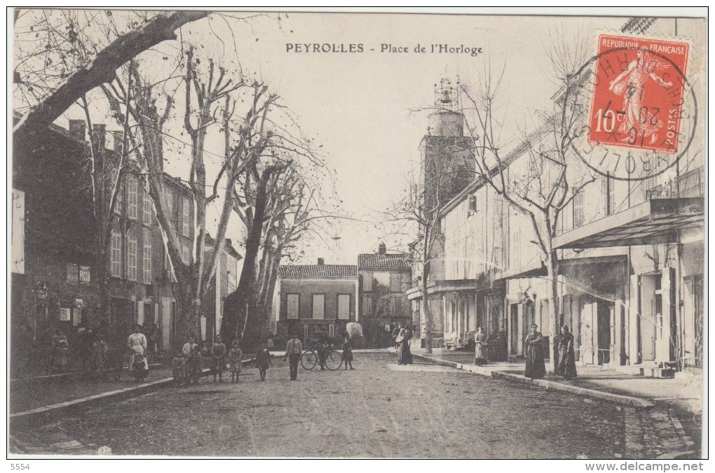 13   Peyrolles Place De L Horloge - Peyrolles
