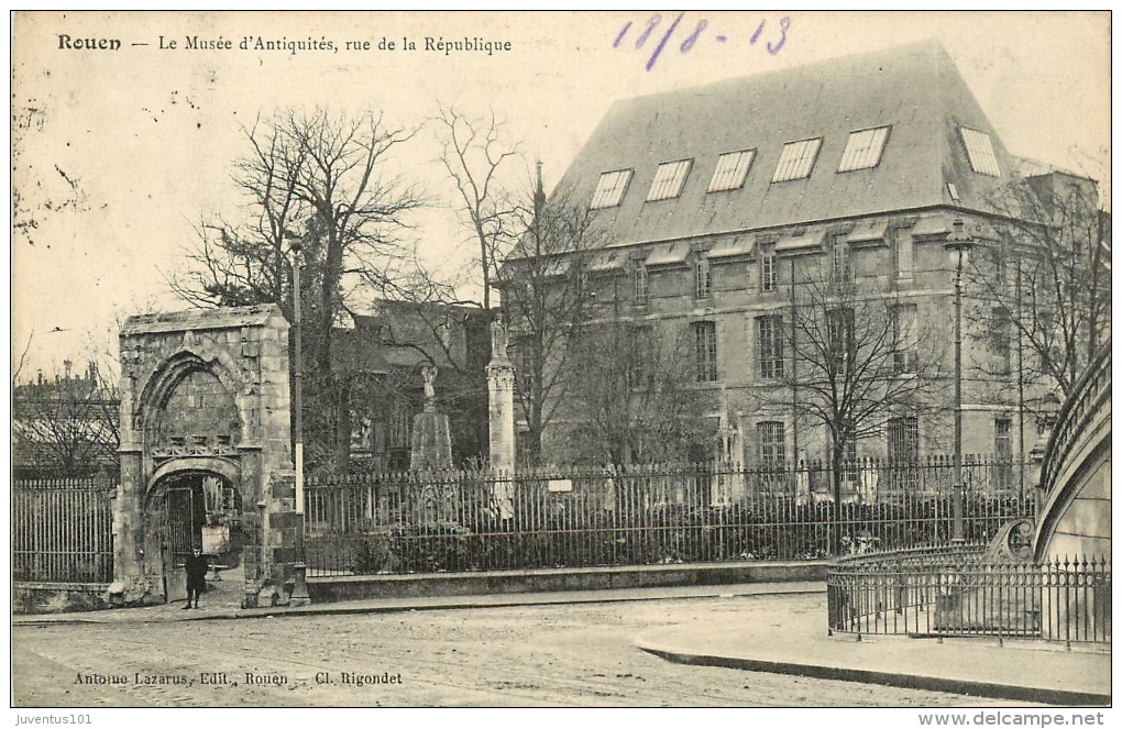 CPA Rouen-Le Musée De L'antiquités,rue De La République    L2265 - Rouen