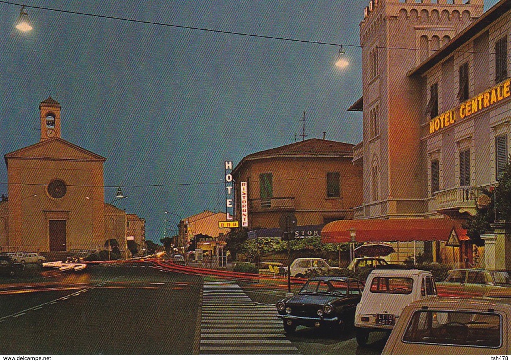 ITALIE---SAN VINCENZO---piazza Umberto  1--voir 2 Scans - Autres & Non Classés