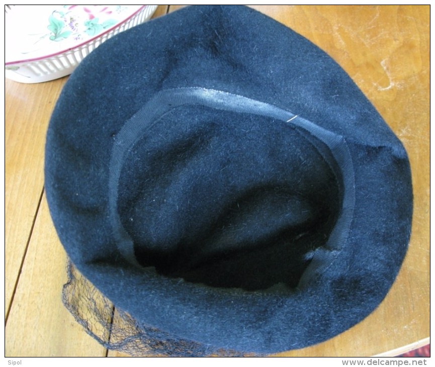 Chapeaux de femme Années 1945/50 Etat d usage Voir clichés