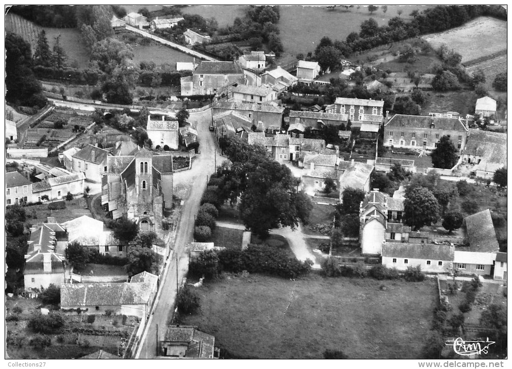 86-BENASSAY- VUE AERIENNE DU CENTRE DU BOURG - Autres & Non Classés