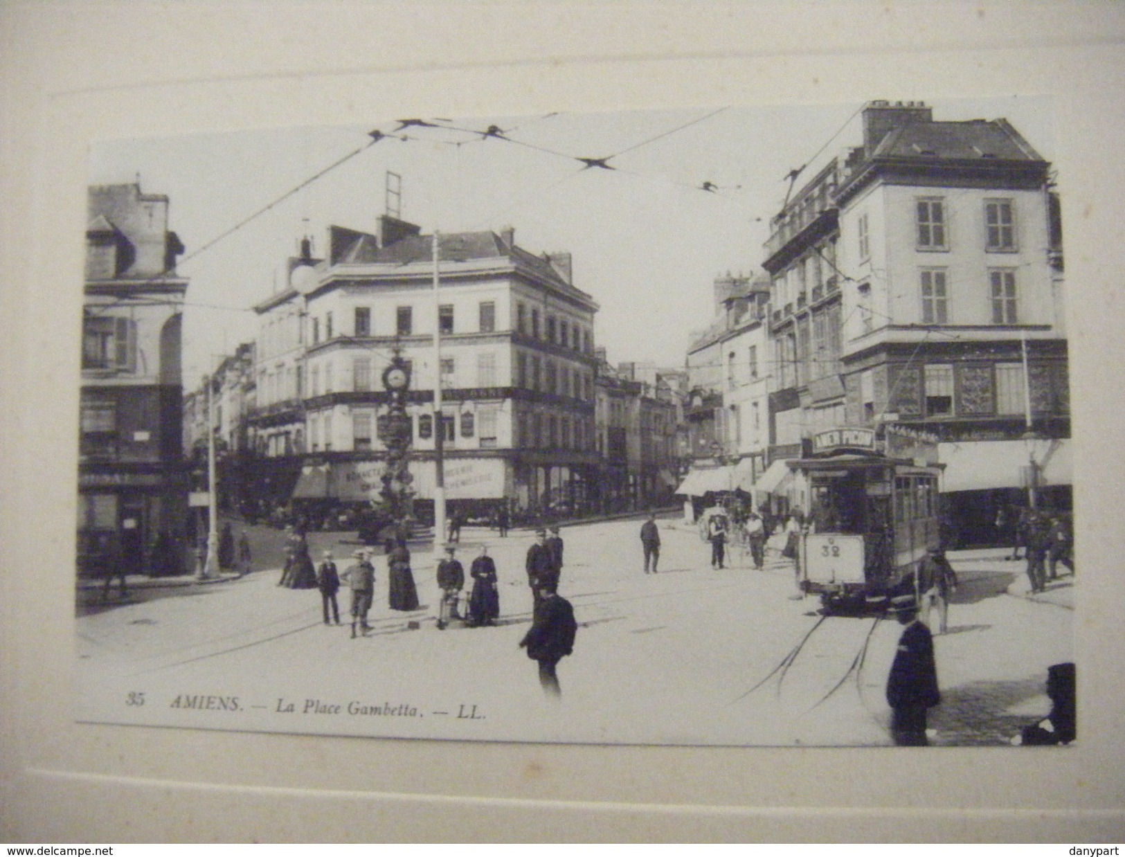 AMIENS ANCIEN ALBUM ARTISTIQUE 23 CM X 16 CM CONTENANT 12 CARTES POSTALES - Amiens