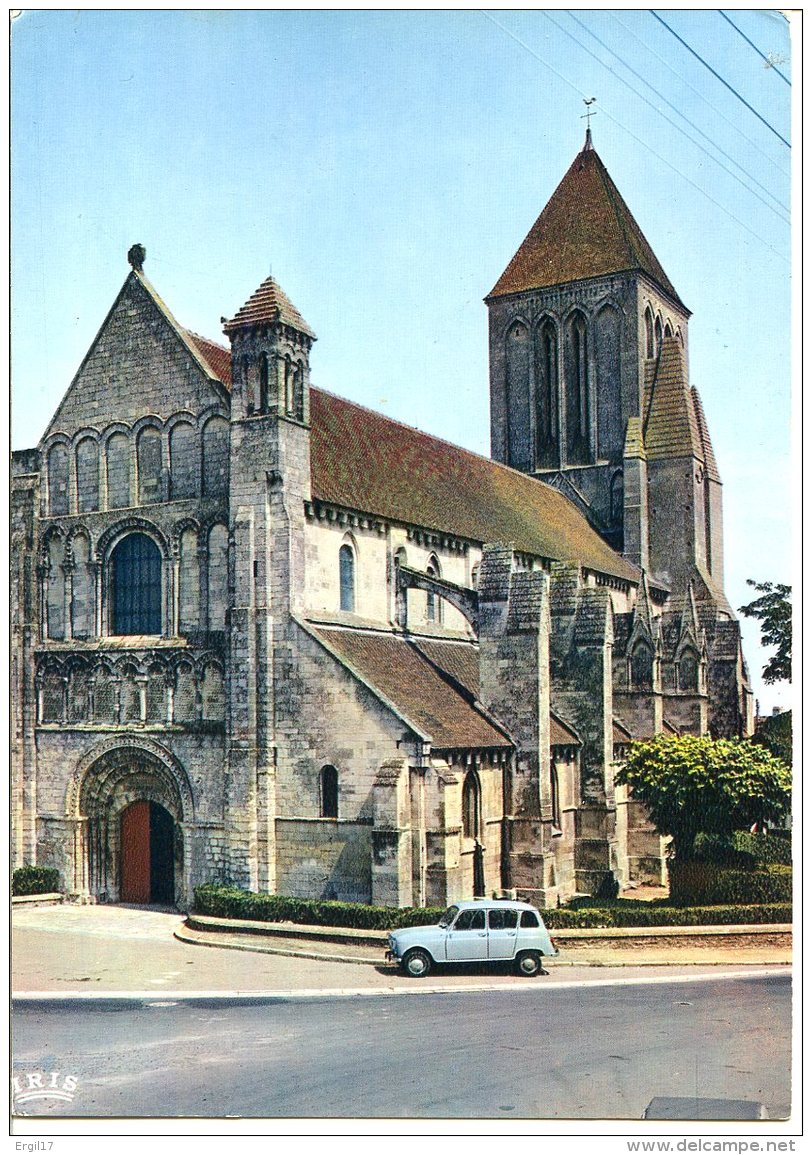 14150 OUISTREHAM - RIVA BELLA - L'église Du XIIème Siècle - 4L Renault - Ouistreham