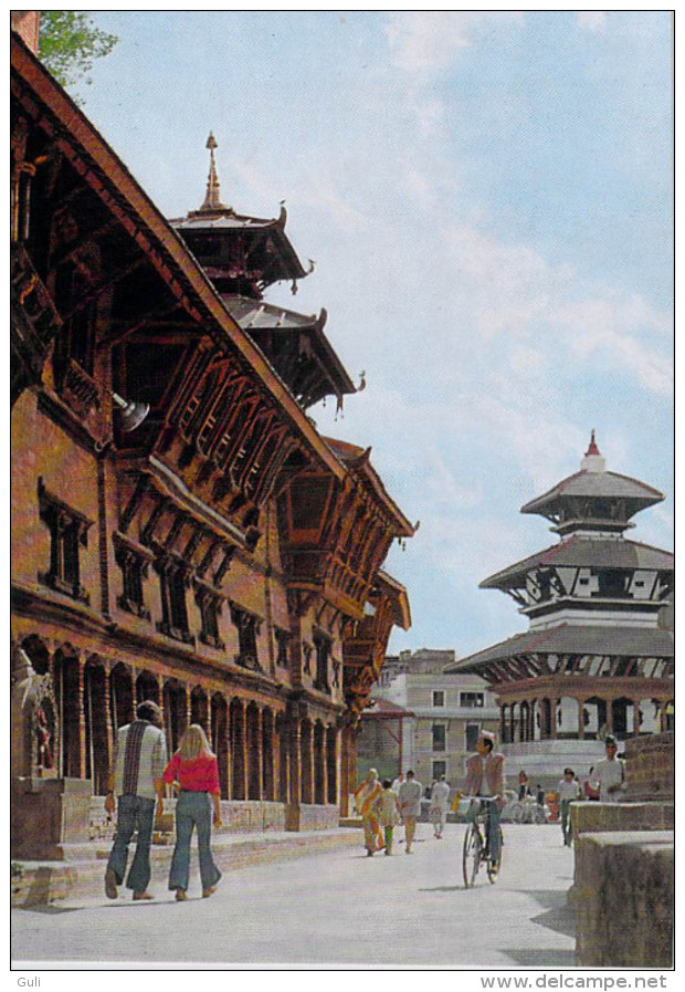 Asie NEPAL   Darbar Square KATHMANDU (Place Du Darbâr Katmandou)(cycle Vélo Cycliste)*PRIX FIXE - Nepal