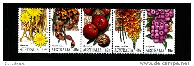 AUSTRALIA - 2002  BUSH TUCKER  STRIP   MINT NH - Blocchi & Foglietti