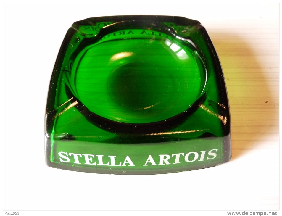 CENDRIER -    STELLA ARTOIS -    Vert ,  Carré, Côté 12,5cm, Ht: 3 Cm, Verre - Cendriers