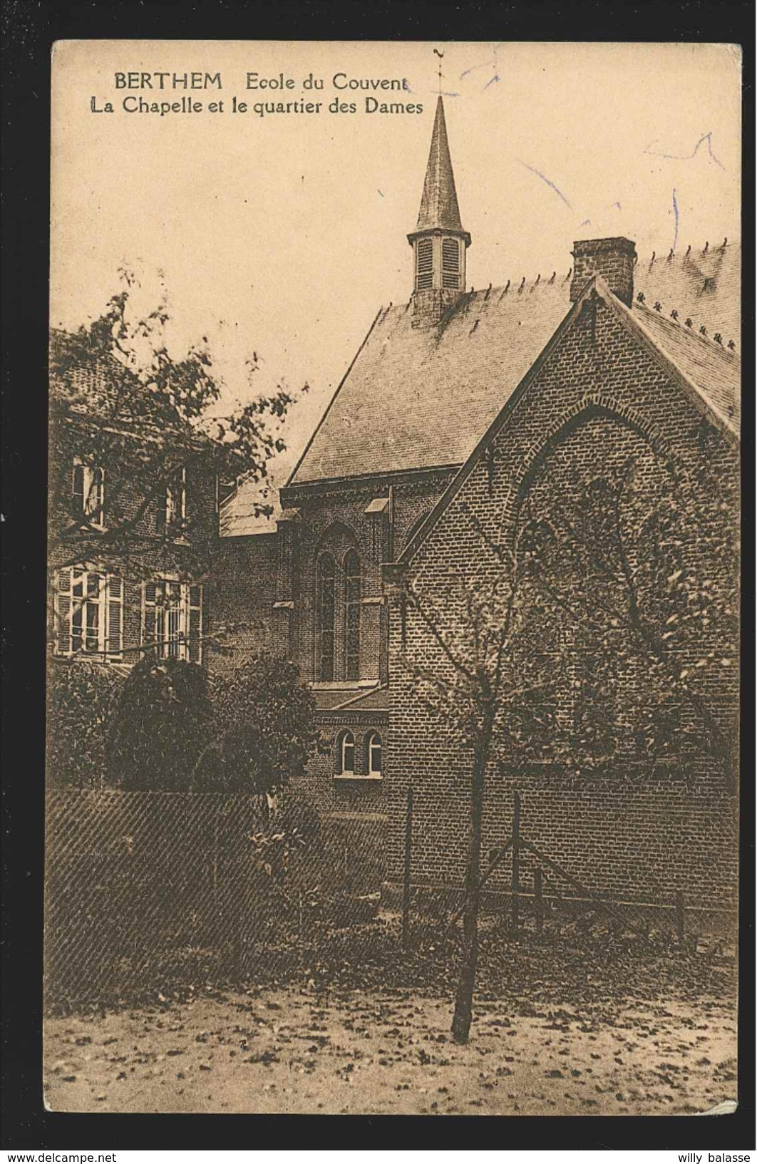 +++ CPA - BERTHEM - BERTEM - Ecole Du Couvent - La Chapelle Et Le Quartier Des Dames   // - Bertem