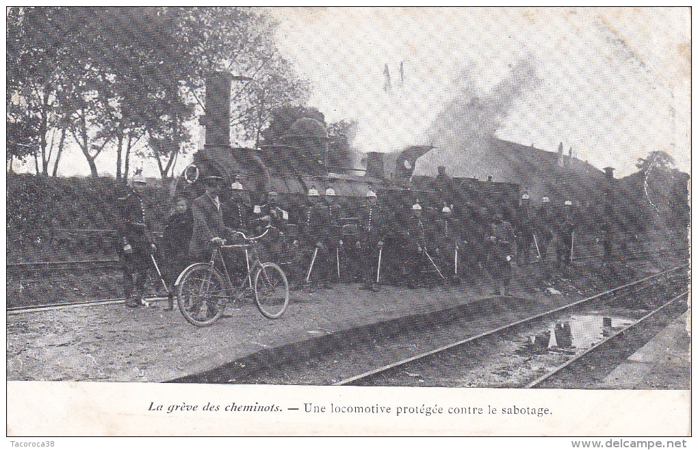 Grève Des CHEMINOTS - Une LOCOMOTIVE Protégée Contre Le Sabotage - Materiaal