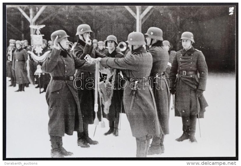 Cca 1939-1945 Katonák Csoportképe, Fotó, Modern Másolat, 10&times;15 Cm - Autres & Non Classés