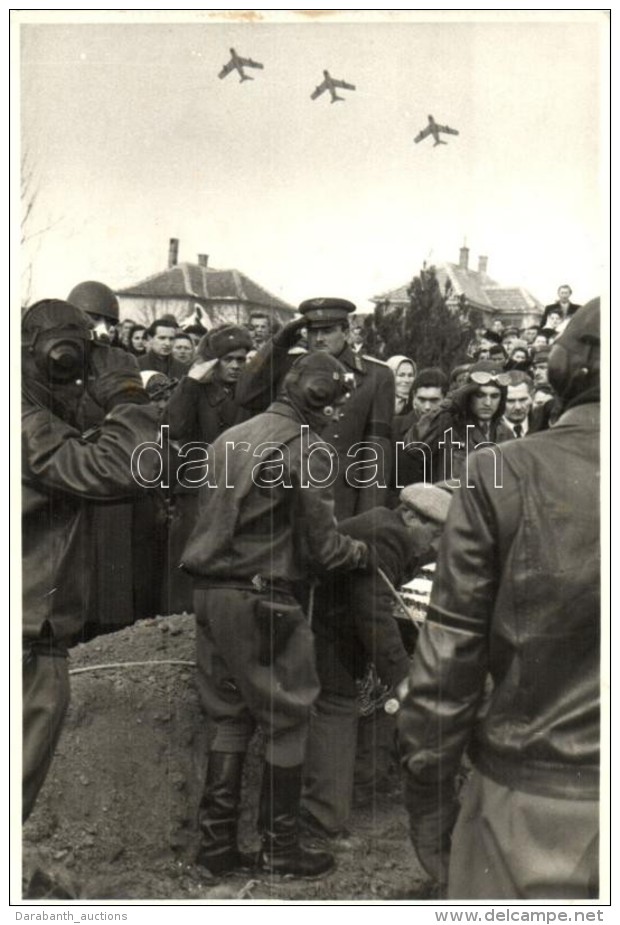 * T2 ~1950 Kiss József Pilóta Dísztemetése, TisztelgÅ‘ Pilóták,... - Non Classés