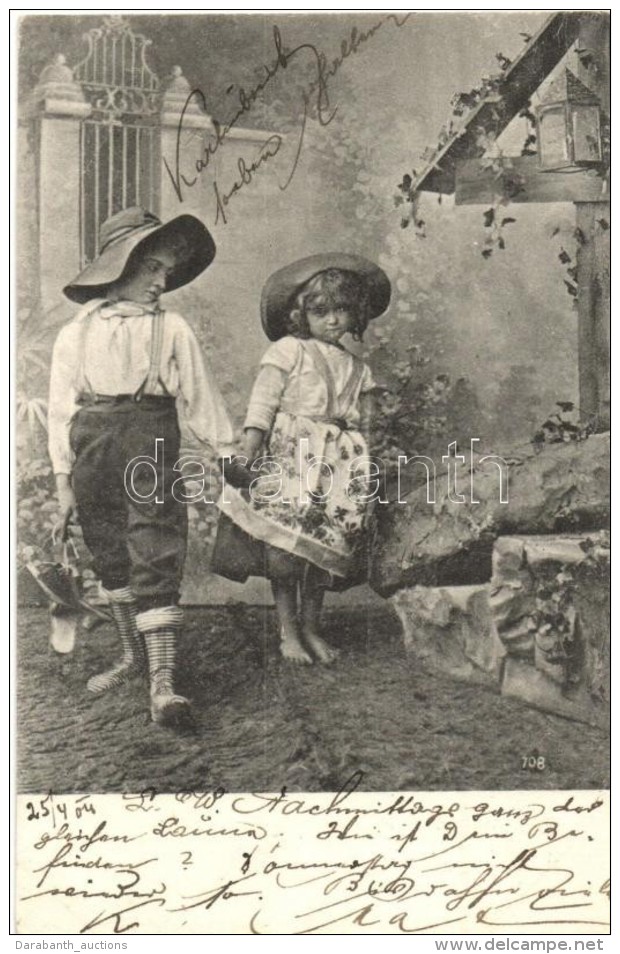 T4 Young Couple, Children Holding Hands, Flowers (vágott / Cut) - Non Classés