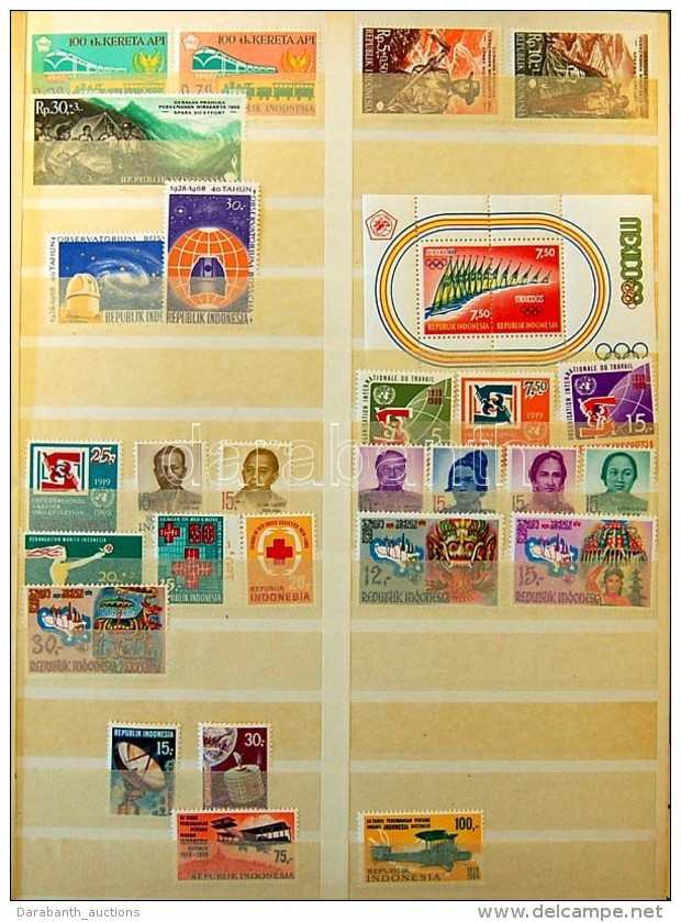 ** INDONESIA 1948-1978. GyÅ±jtemény Többletpéldányokkal Berakóban / Collection... - Autres & Non Classés