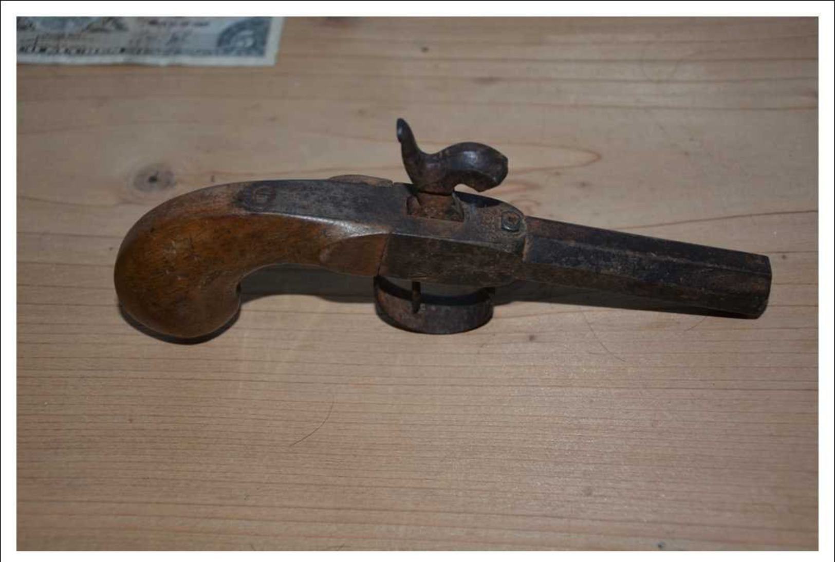 Petit Pistolet Coup De Poing A Chien Tres Bon état Longueur 17cm Le Mécanisme Fonctionne - Sonstige & Ohne Zuordnung