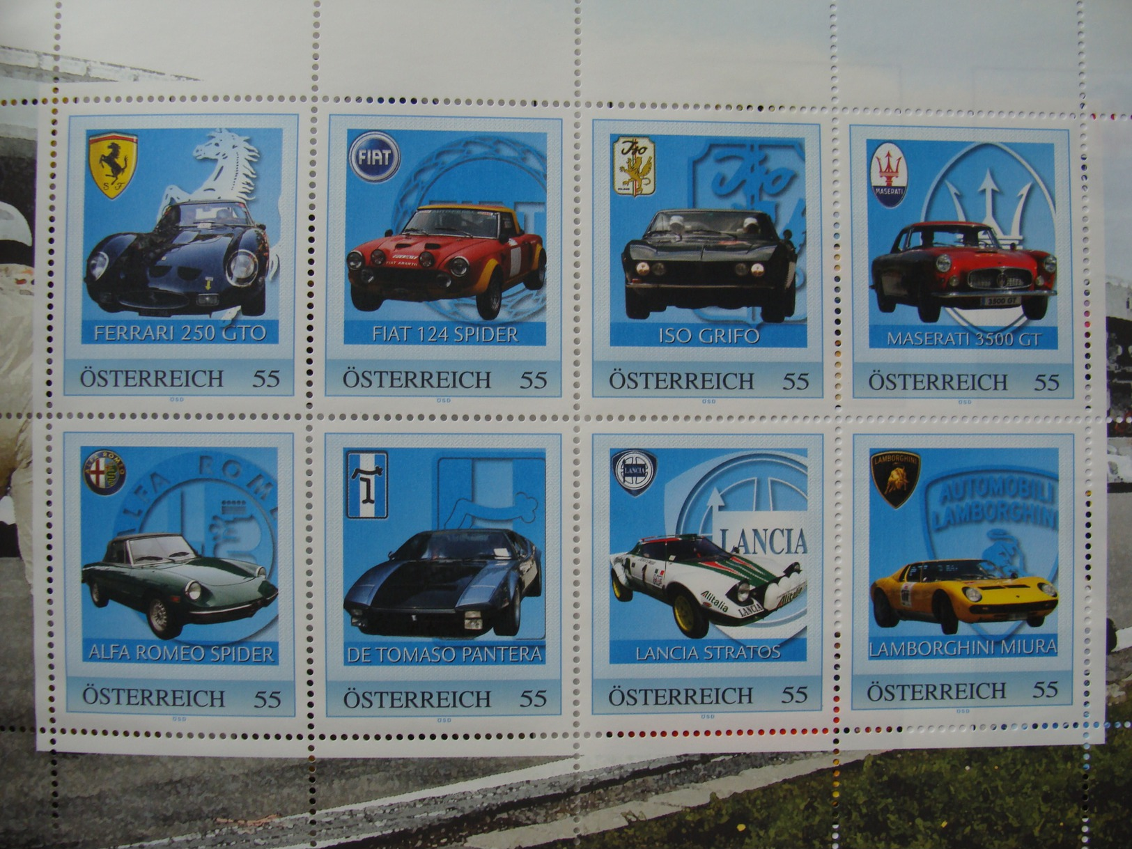 Austria Pws 2008 - Italianische Sportwagen 38 Page Markenbuch With 8 MNH Stamps Depicting Cars Ferrari Alfa Romeo Lancia - Autos