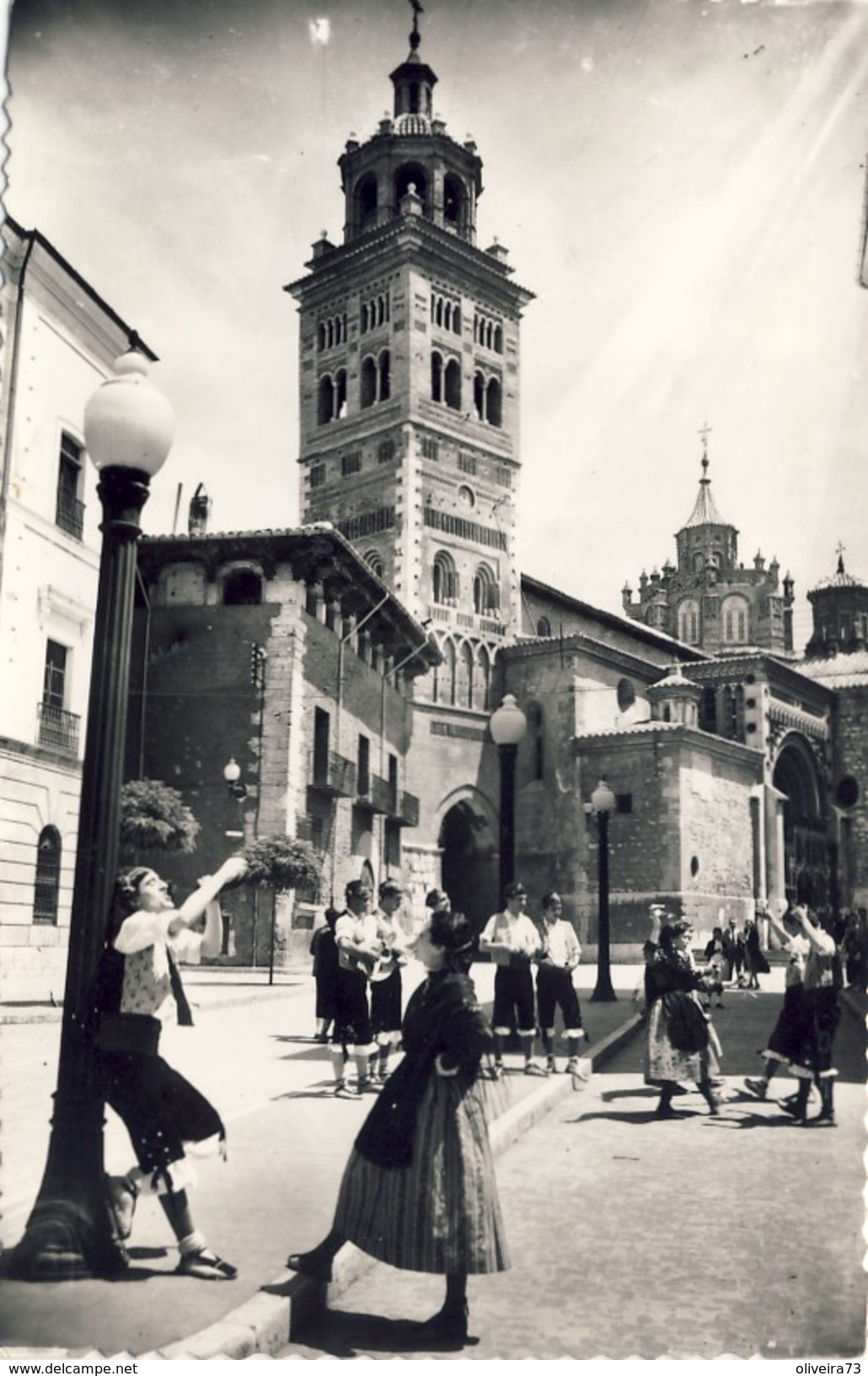 TERUEL, Plaza De La Catedral Y Grupo Regional, 2 Scans - Teruel