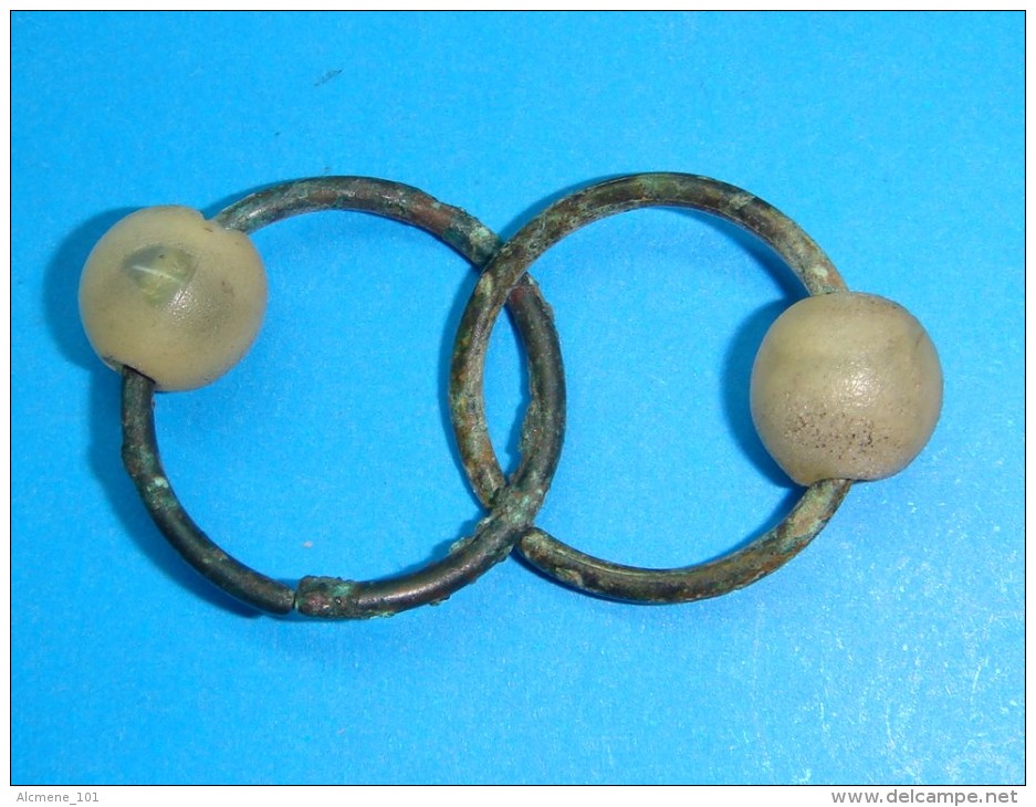 PAIR OF BYZANTINE EARRINGS WITH GLASS PASTA, EXCELLENT CONDITION, X - XI C.A.D. RARE - Archéologie