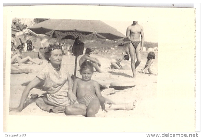 LES SABLETTES 15/8/1950  HENRI PHOTO  STAND "BAR REGINA"  7x5cm - Lieux