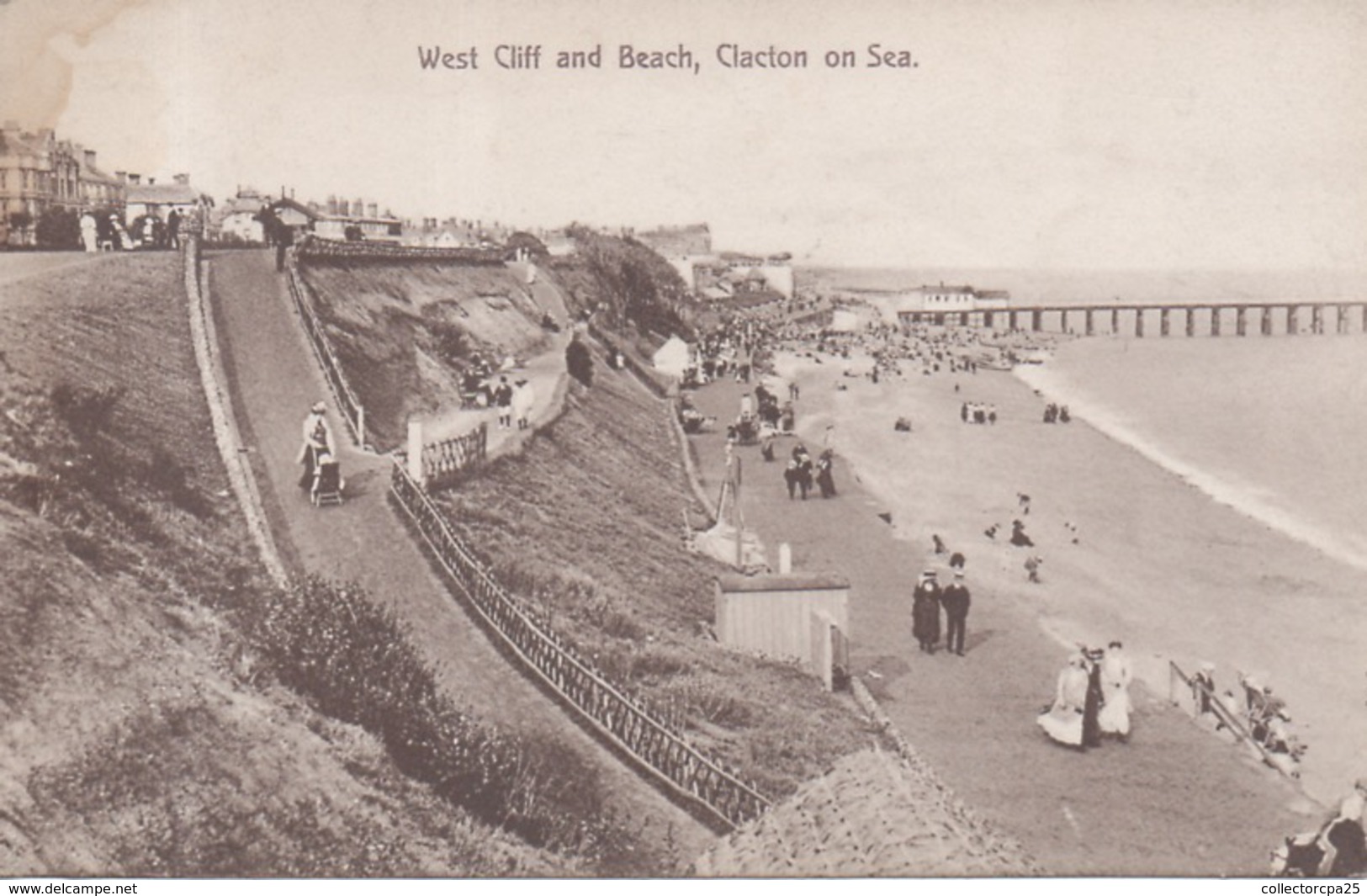 West Cliff And Beach - Clacton On Sea - Clacton On Sea