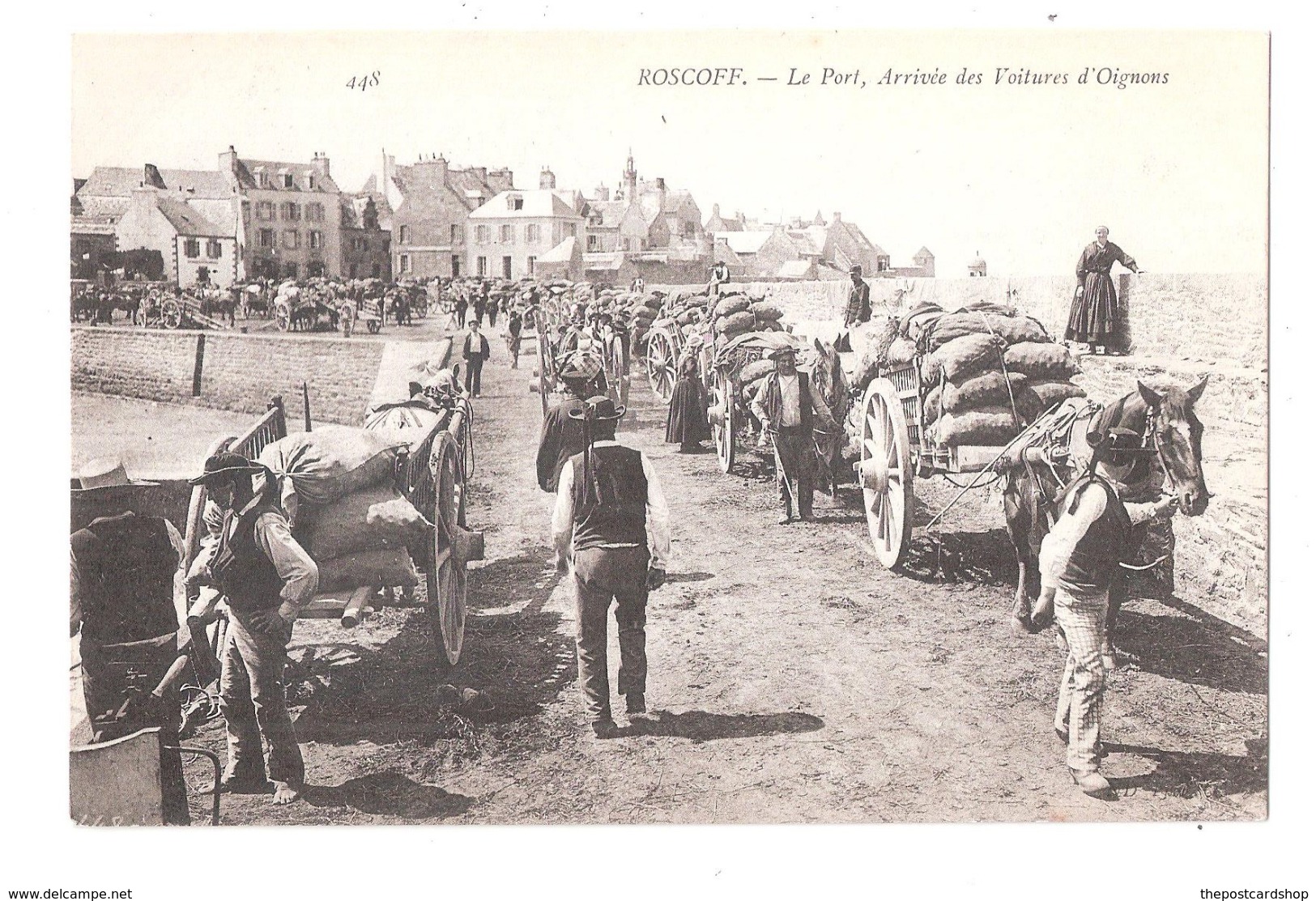 CPA 29 - ROSCOFF - LE PORT , ARRIVEE DES VOITURES D' OIGNONS Unused Old Postcard - Roscoff