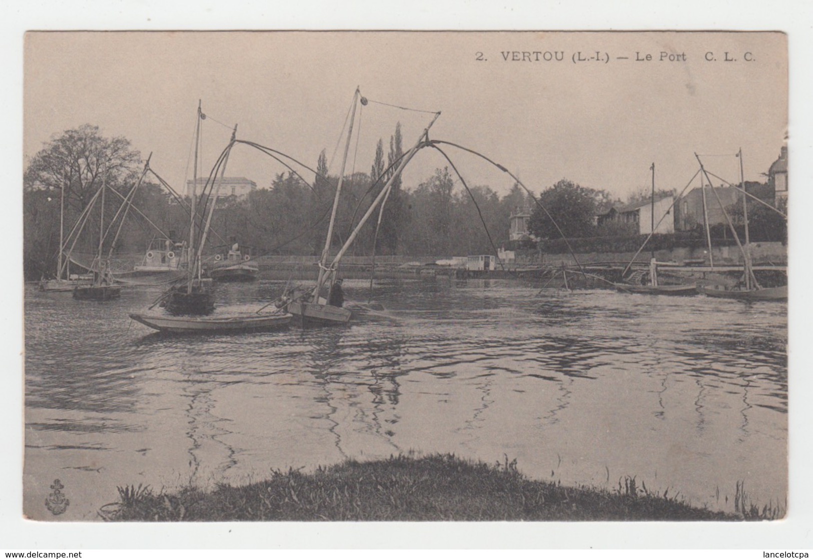 44 - VERTOU / LE PORT - PECHE AU CARRELET - Autres & Non Classés