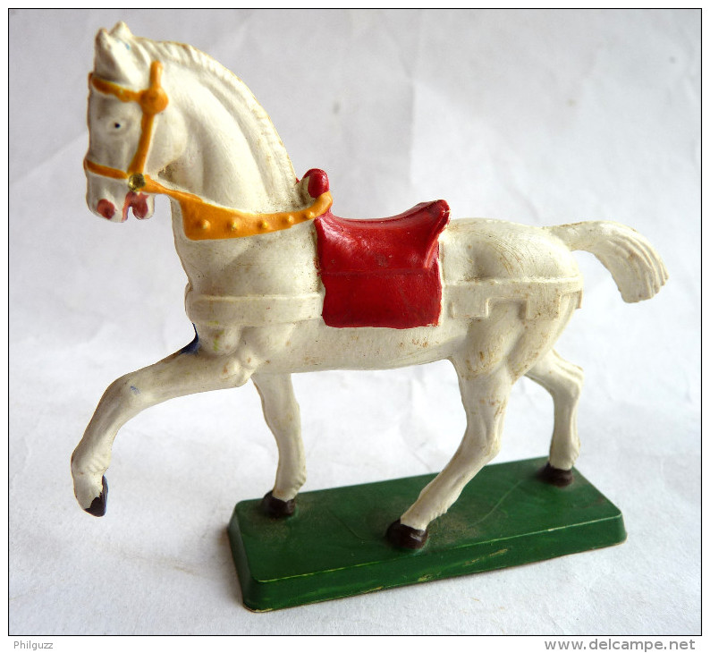 FIGURINE STARLUX CHEVAL 1976 BLANC 3 (3) MOYEN AGE - Starlux