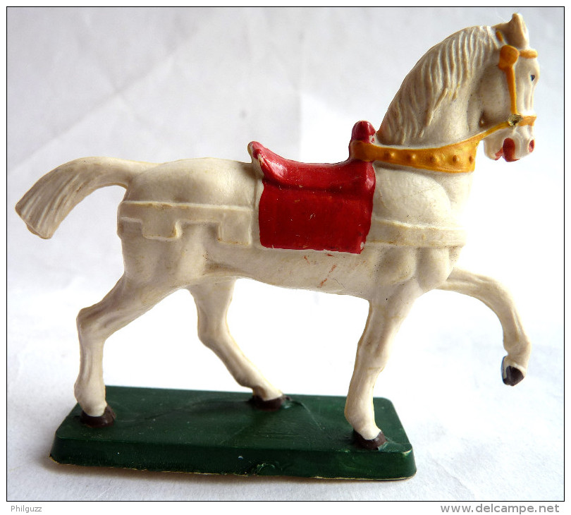 FIGURINE STARLUX CHEVAL 1976 BLANC 3 (4) MOYEN AGE - Starlux