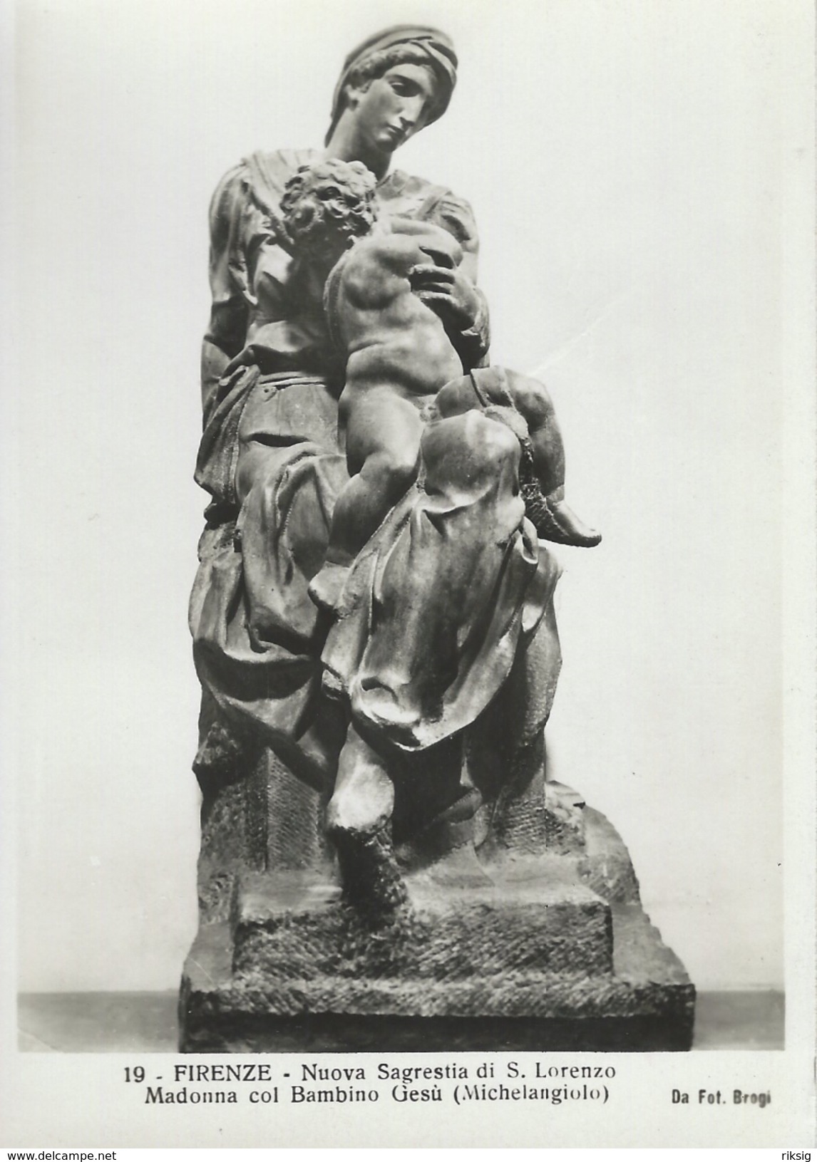 Firenze  Nuova Sagrestia Di S. Lorenzo. Madonna Col Bambino Gesu  (Michelangelo)   # 05218 - Sculpturen
