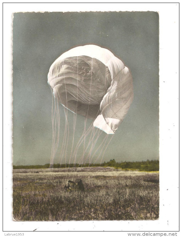 Arrivée Au Sol D'un Parachutiste (B.5000) - Paracadutismo