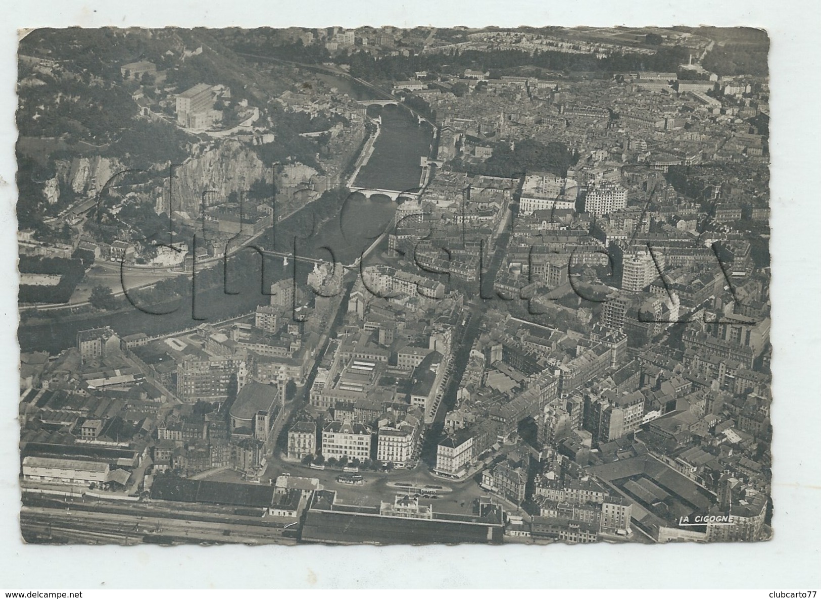 Grenoble (38)  : Vue Aérienne Générale Au Niveau Du Quartier De La Gare Et Du Fort Rabot En 1950 GF. - Grenoble