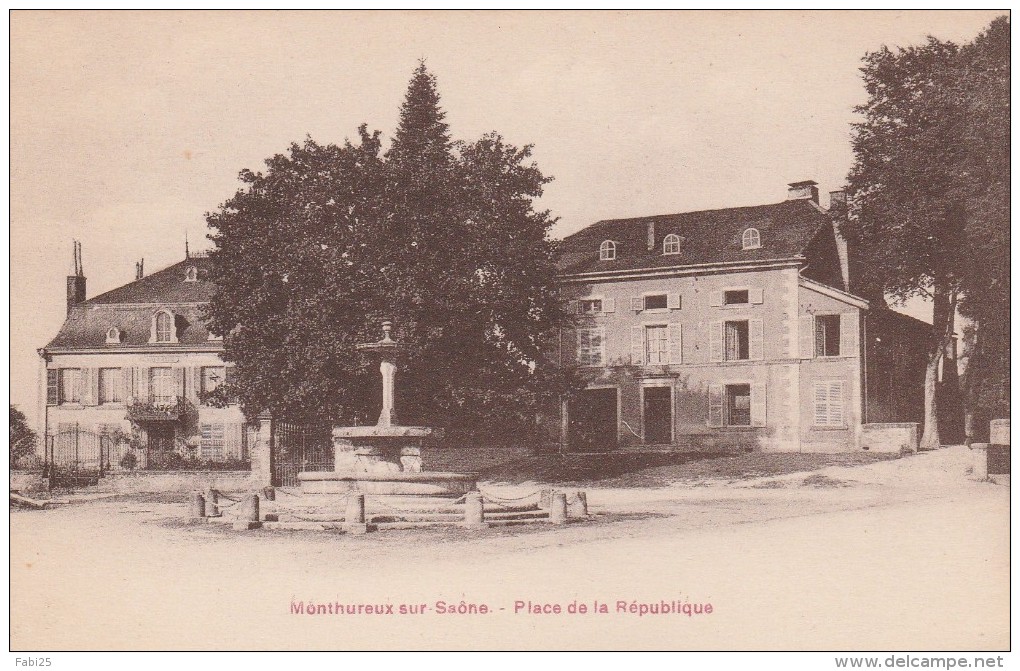 MONTHUREUX SUR SAONE PLACE DE LA REPUBLIQUE - Monthureux Sur Saone