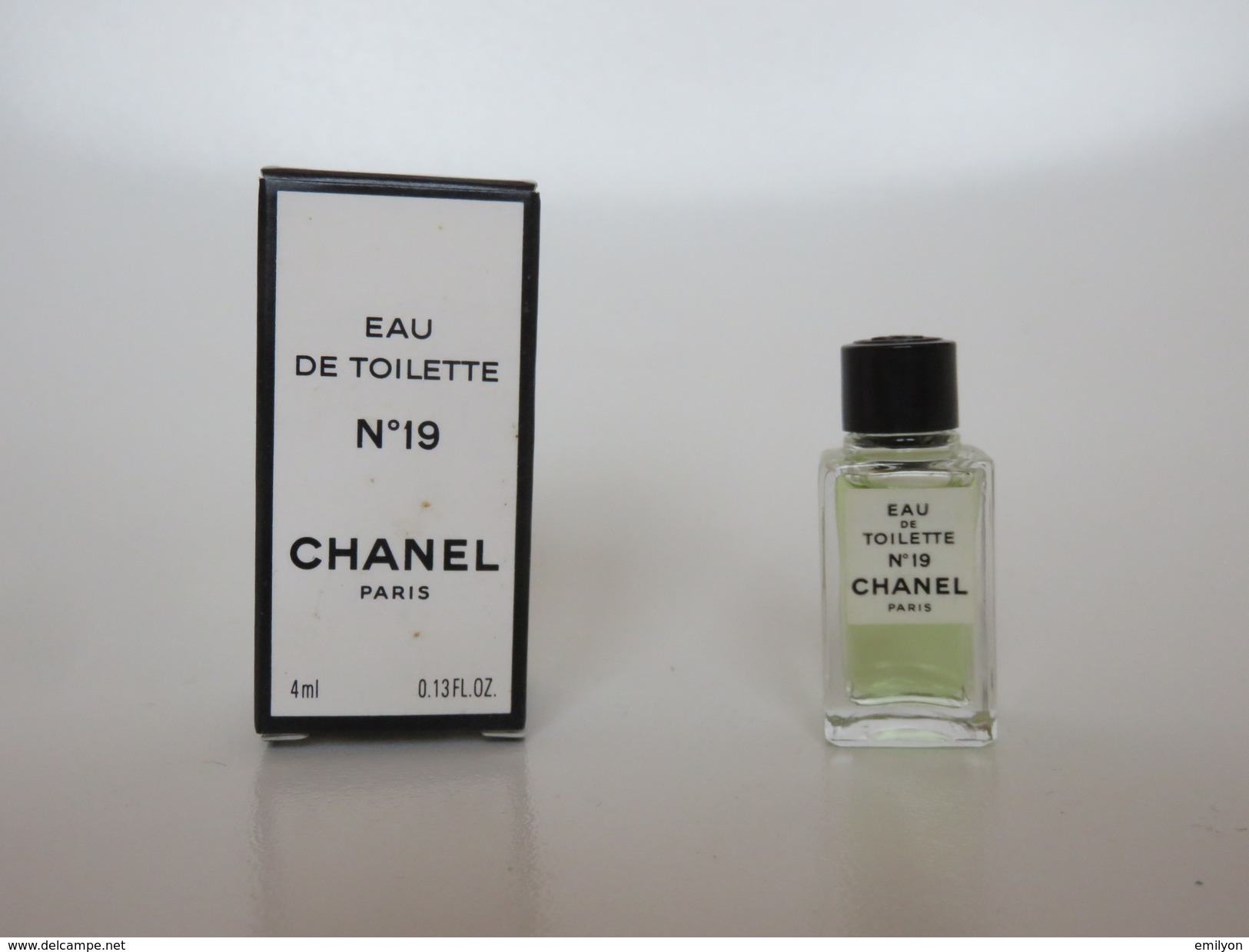 Chanel N°19 - Eau De Toilette - 4 ML - Miniatures Femmes (avec Boite)