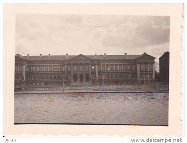 Foto Universitätsinstitut Lüttich - Pfingsten 1942 - 4*5,5 Cm (25474) - Orte
