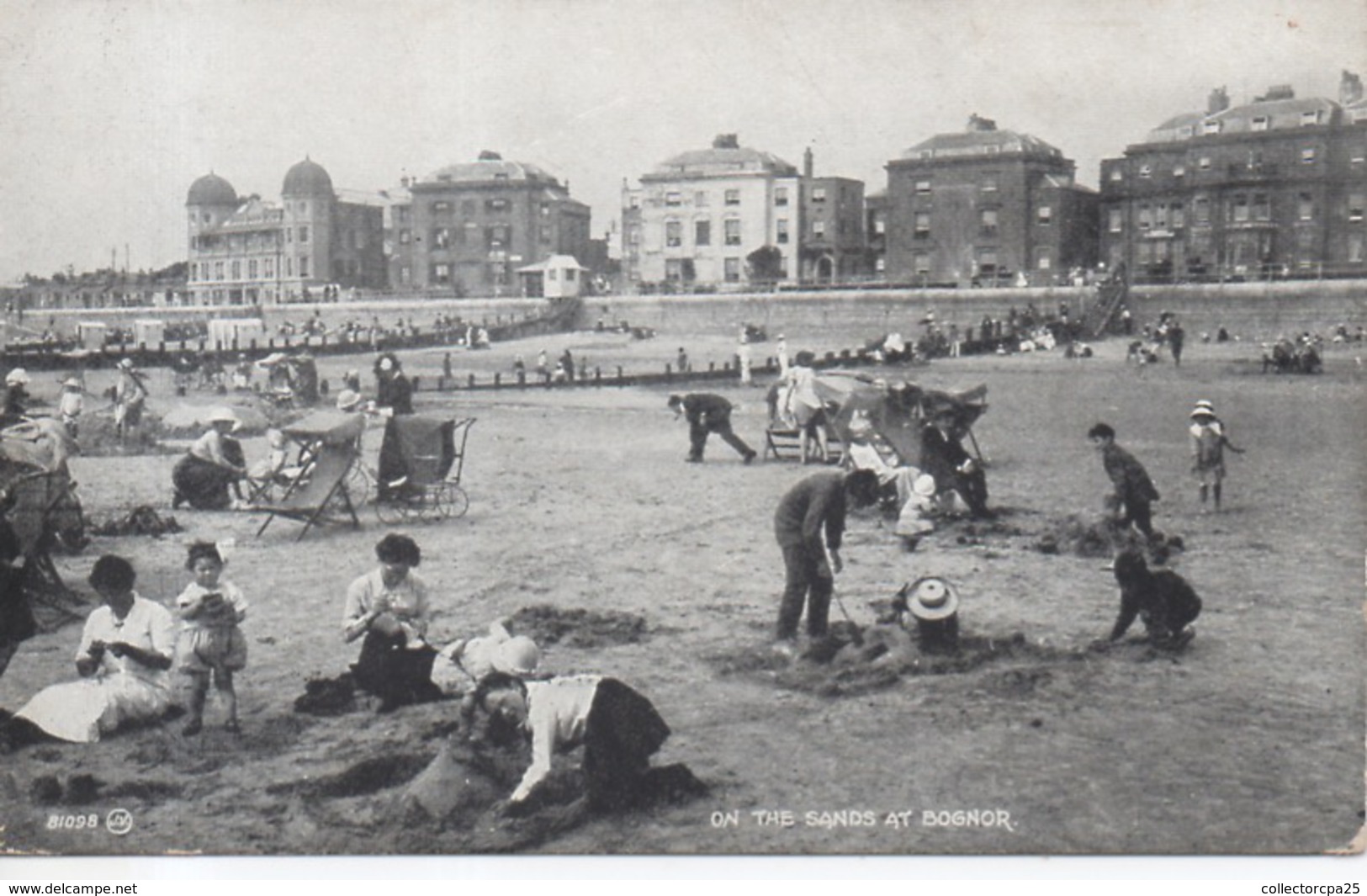 On The Sands At Bognor Regis - Bognor Regis