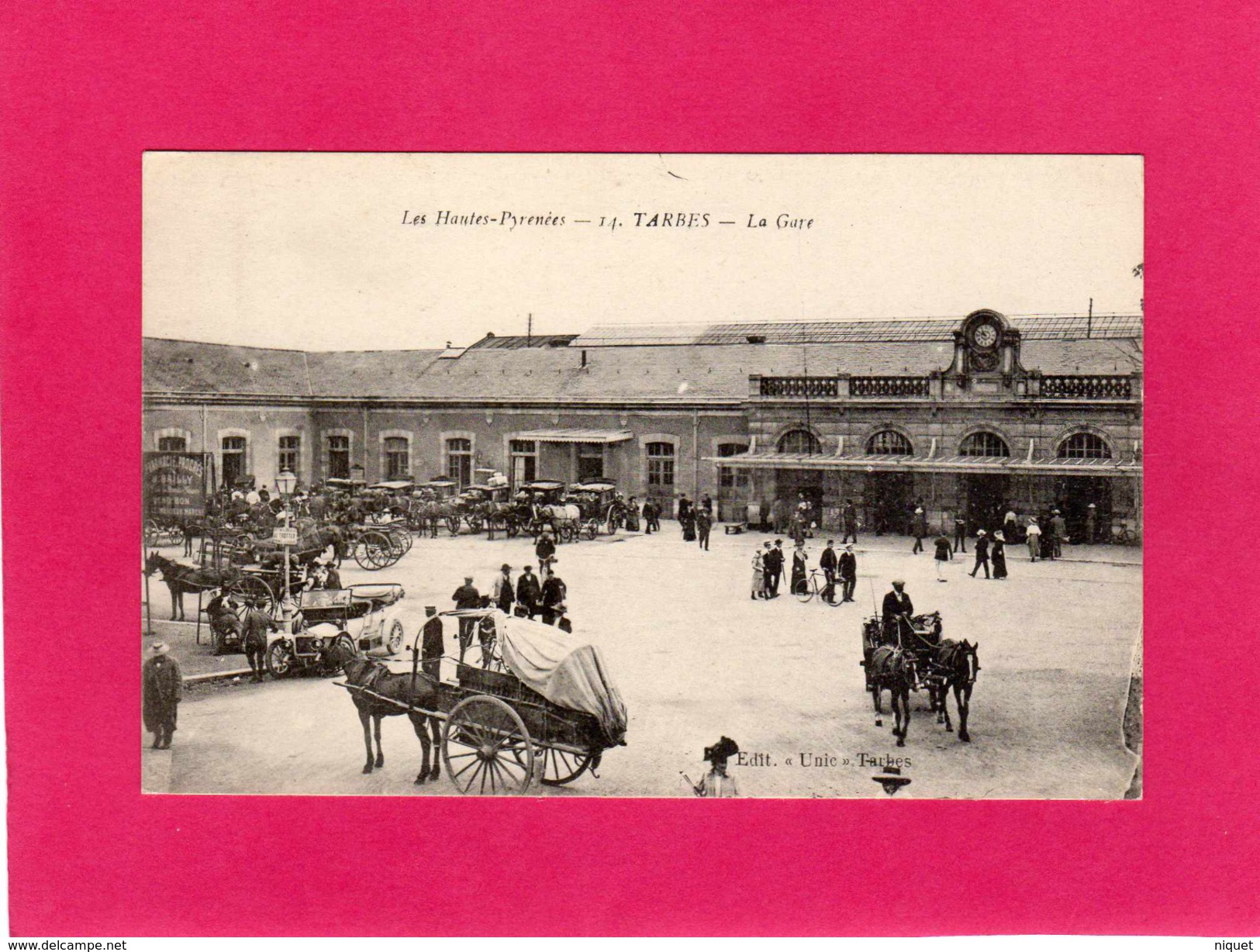 65 HTES PYRENEES,TARBES, La Gare, Animée, Attelages, (UNIC) - Tarbes