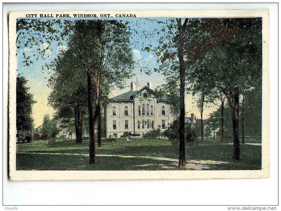 C 18595  -  Windsor  -  City Hall Park - Windsor