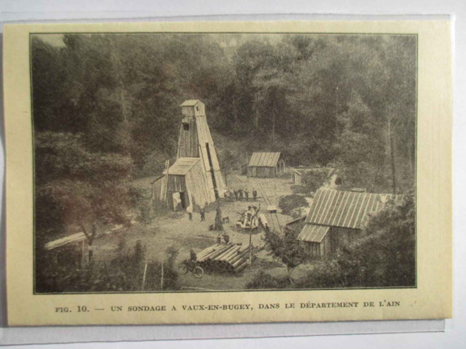 1924 - VAUX EN BUGEY  - Puit De Pétrole Forage Sondage  - Ancienne Coupure De Presse Originale (encart Photo) - Documents Historiques
