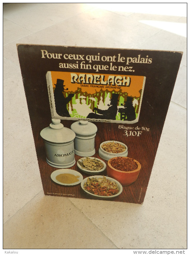 Régie Francaise Des Tabac A Voir Présentoir - Plaques En Carton