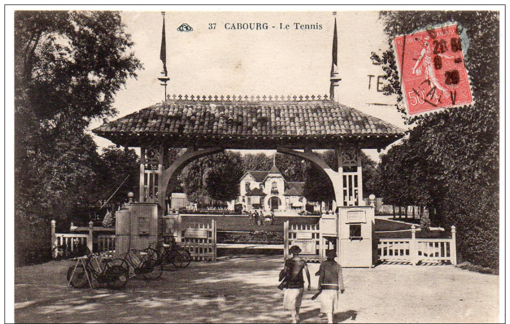 CABOURG - Le Tennis - 1928 - Cabourg