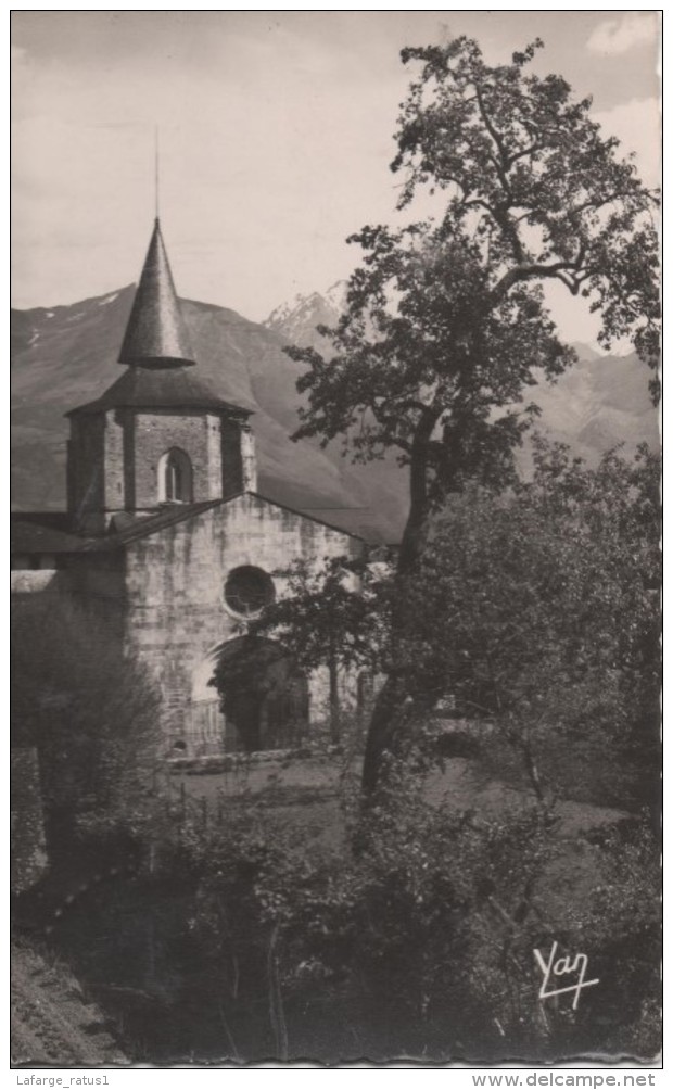 SAINT SAVIN L EGLISE ET LES MONTAGNES - Autres & Non Classés