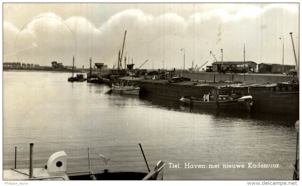 TIEL HAVEN MET NIEUWE KADEMUUR ECHT FOTO  1952 - Tiel