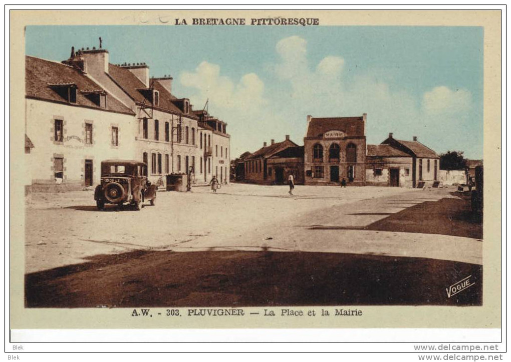 56. Morbihan :  Pluvigner  : La Place Et La Mairie . - Pluvigner