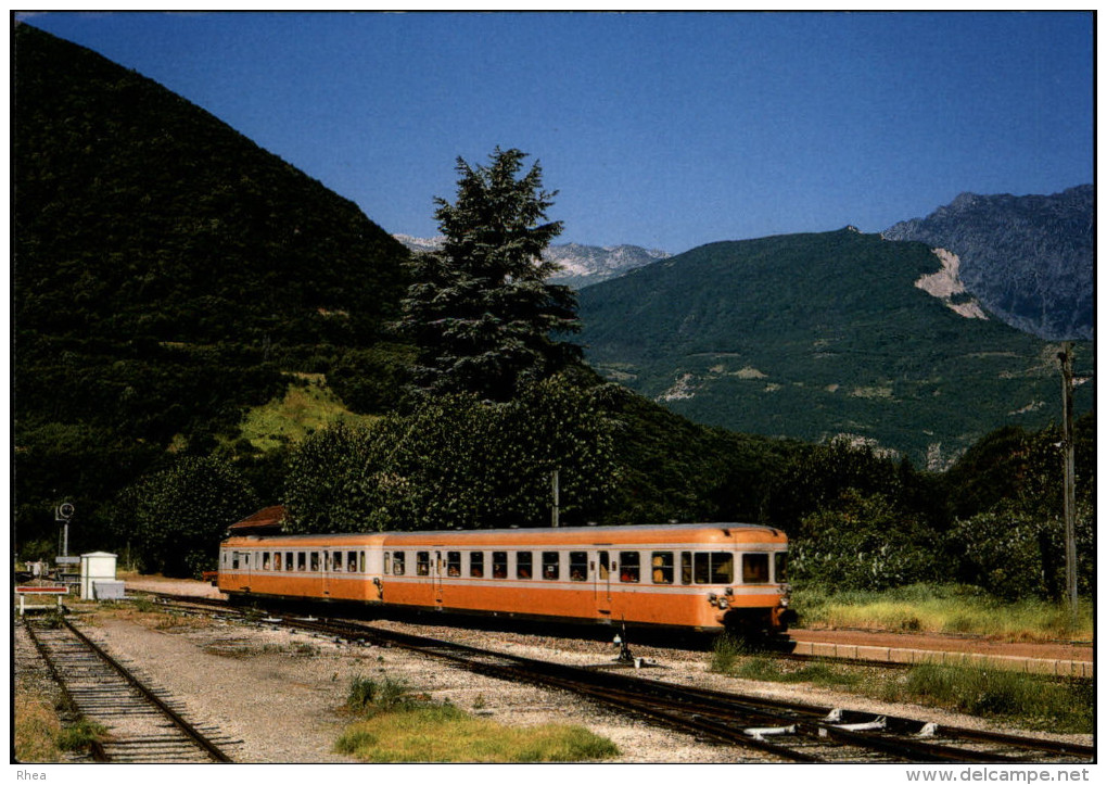 38 - SAINT-GEORGES-DE-COMMIERS - Train - - Autres & Non Classés