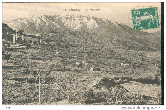 ALGERIE ALGERIA CPA MEDEA LA MOUZAIA CIRCULEE   TB - Medea