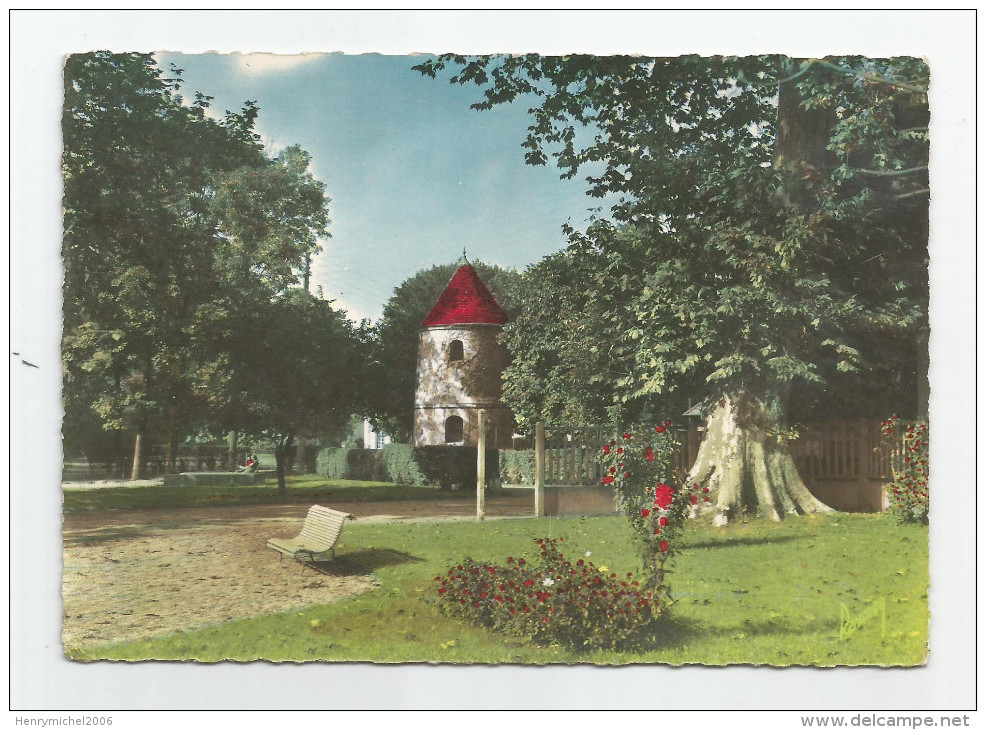 93 - Seine Saint Denis - Gournay Sur Marne La Vieille Tour Dans Le Parc De La Mairie Moulin - Gournay Sur Marne