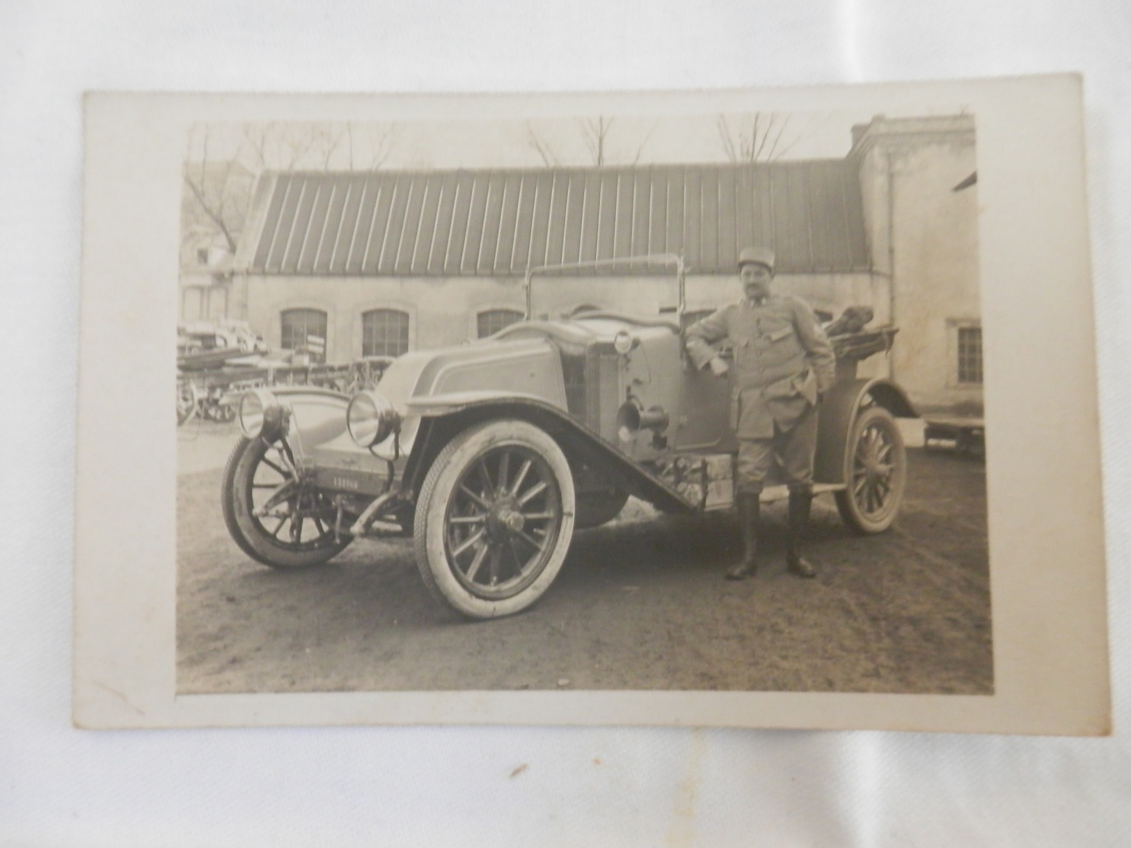 CPA PHOTO MILTAIRE AVEC SA VOITURE - Photos