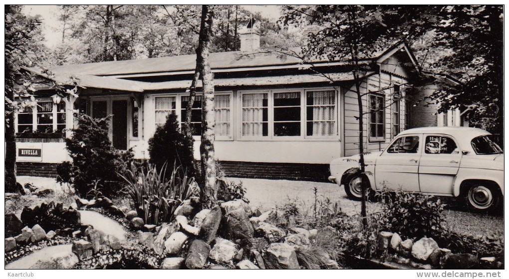 Emst: RENAULT DAUPHINE - Restaurant Vacantie Oord 'Schaveren'  - (Veluwe, Holland) - PKW