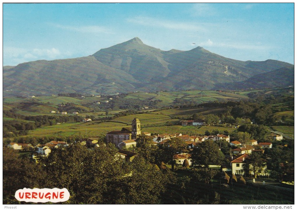 URRUGNE : Vue Générale. Au Fond, La Rhune. - Urrugne