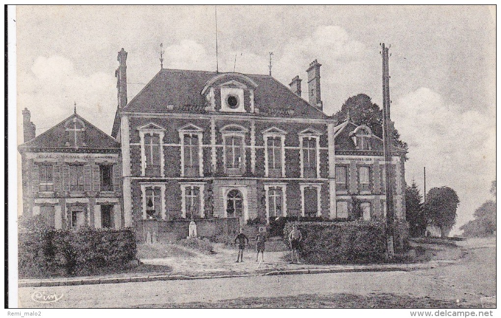 CARTE POSTALE    CHEROY 89  L'Hotel De Ville - Cheroy